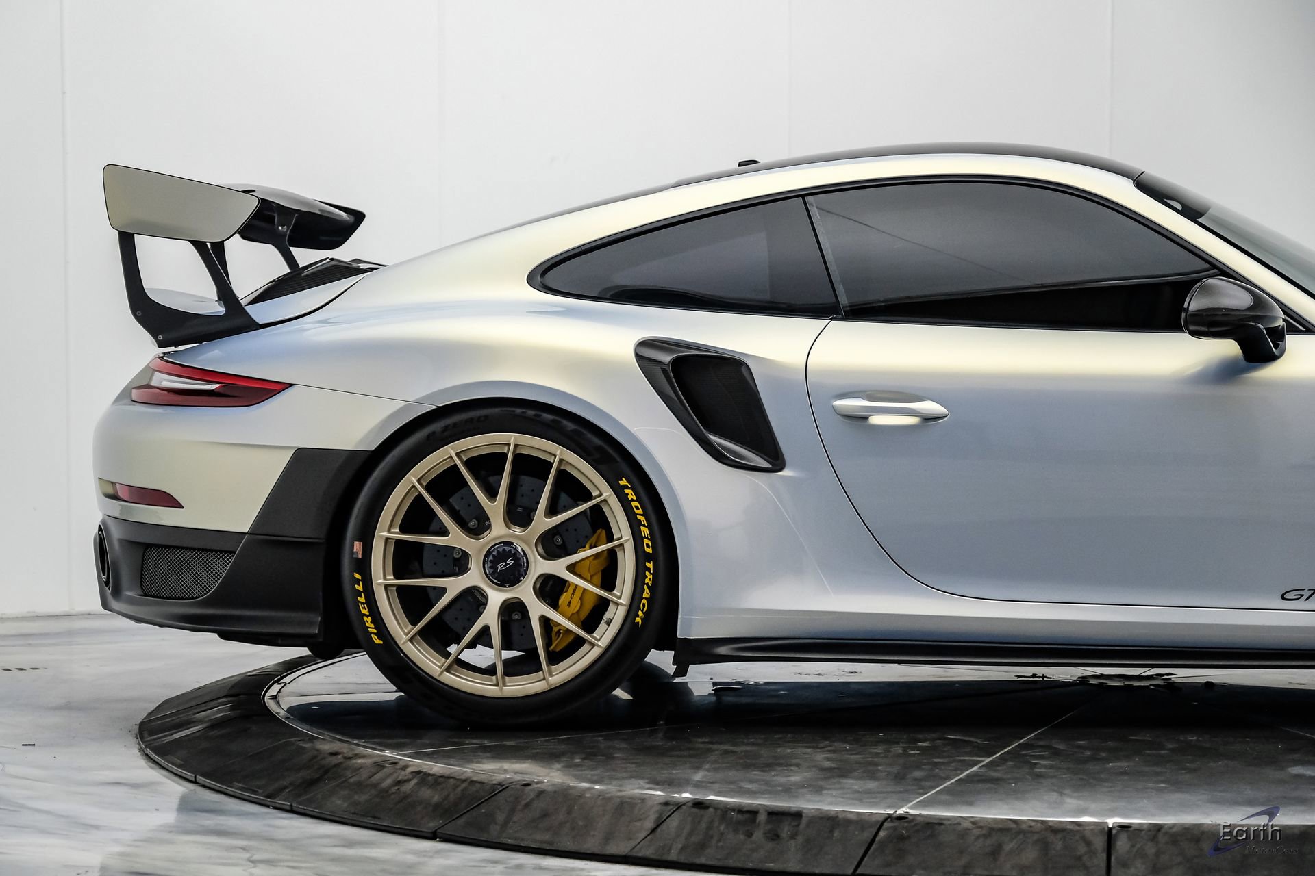 Used 2018 Porsche 911 GT2 RS w/ Weissach Package RWD image 26