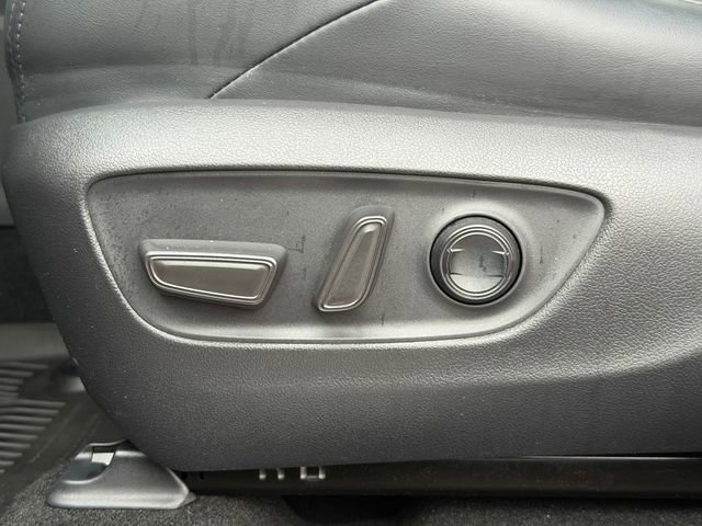 Certified 2023 Toyota Venza XLE image 35