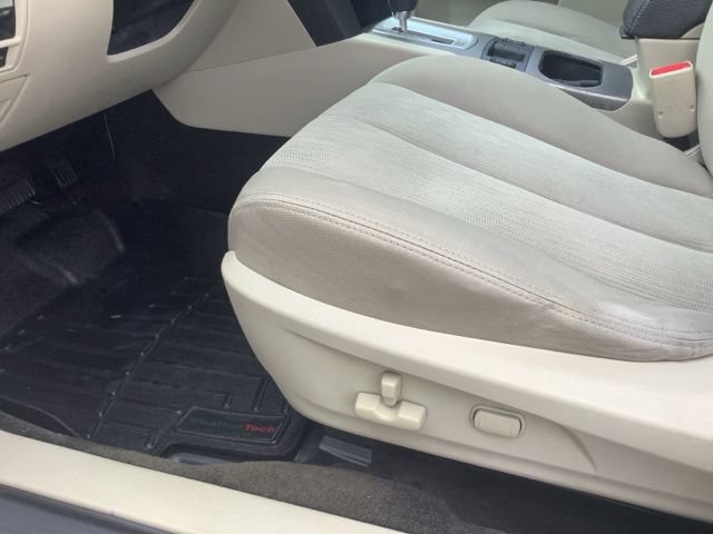 Used 2014 Subaru Legacy 2.5i Premium AWD/4WD image 16