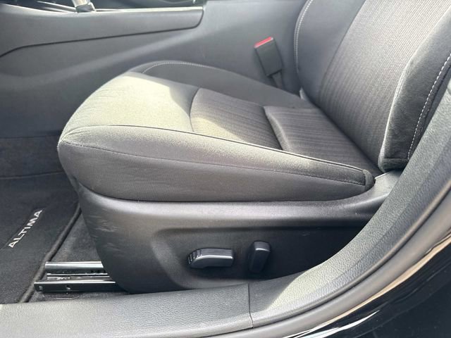 Used 2025 Nissan Altima 2.5 SV image 23