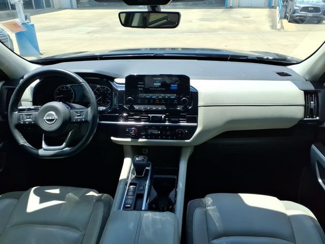 Used 2023 Nissan Pathfinder SL w/ Black Appearance Package FWD image 14