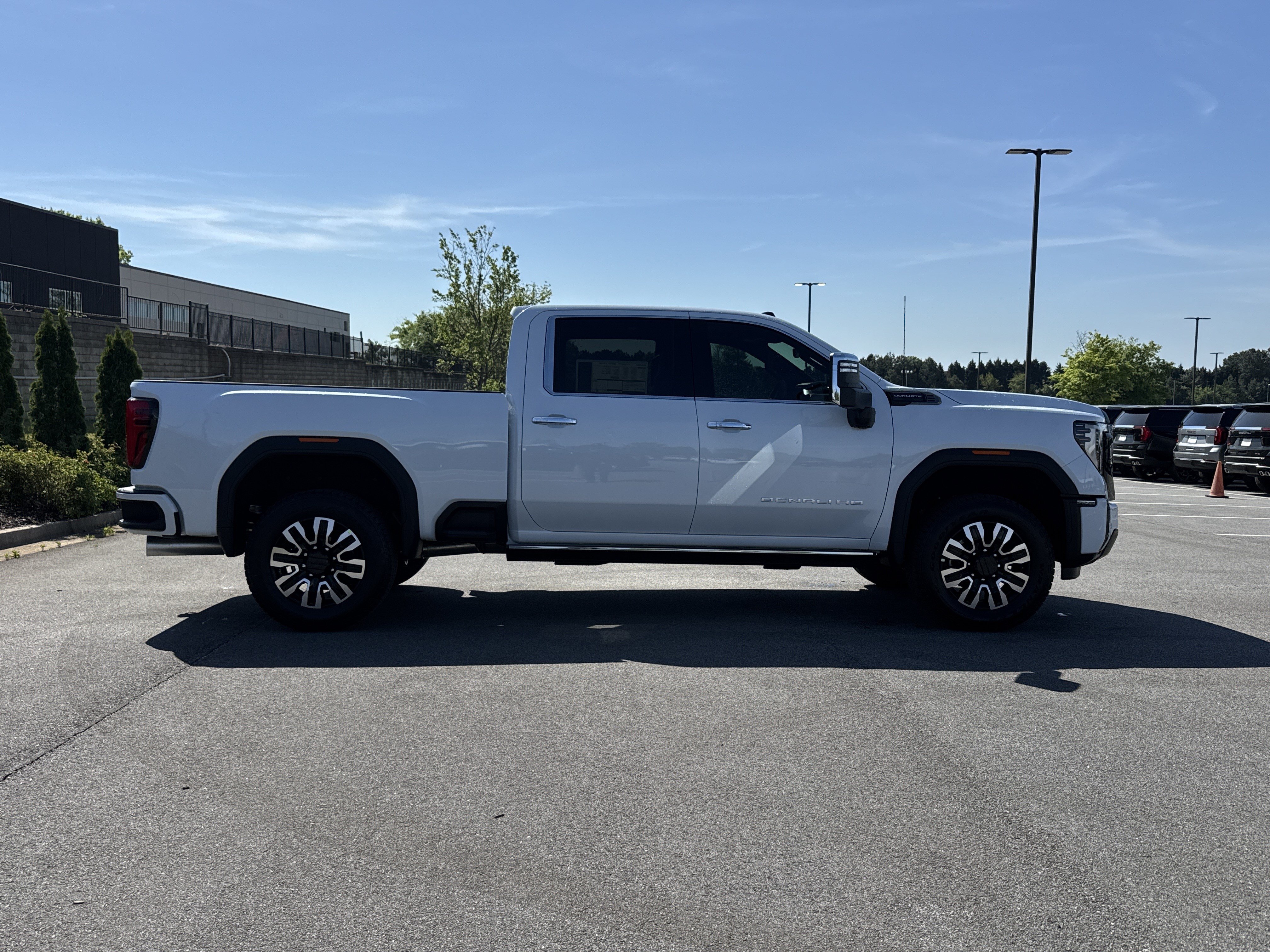 New 2026 GMC Sierra 2500 Denali Ultimate AWD/4WD image 11