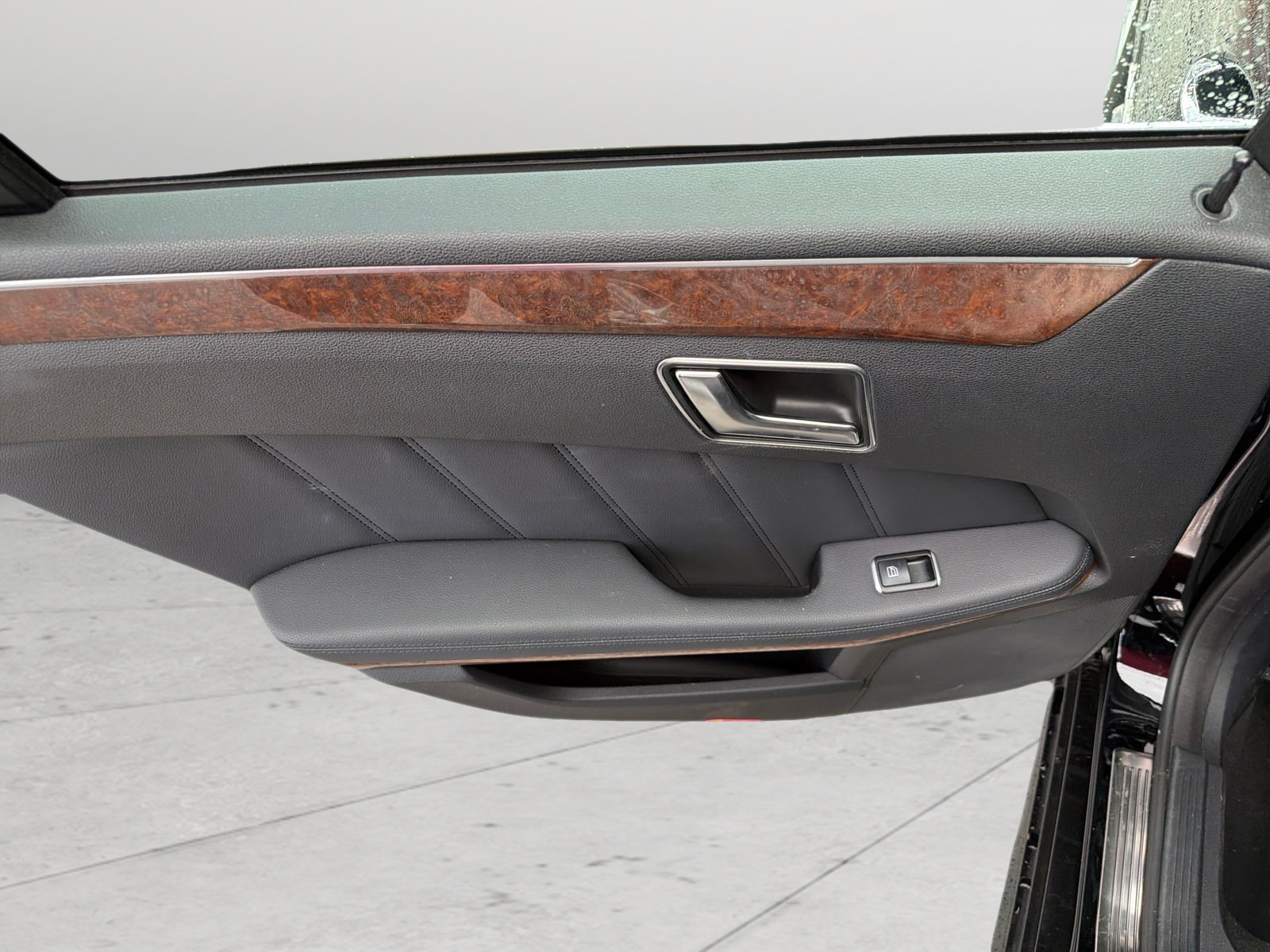 Used 2013 Mercedes-Benz E 350 Sedan image 35