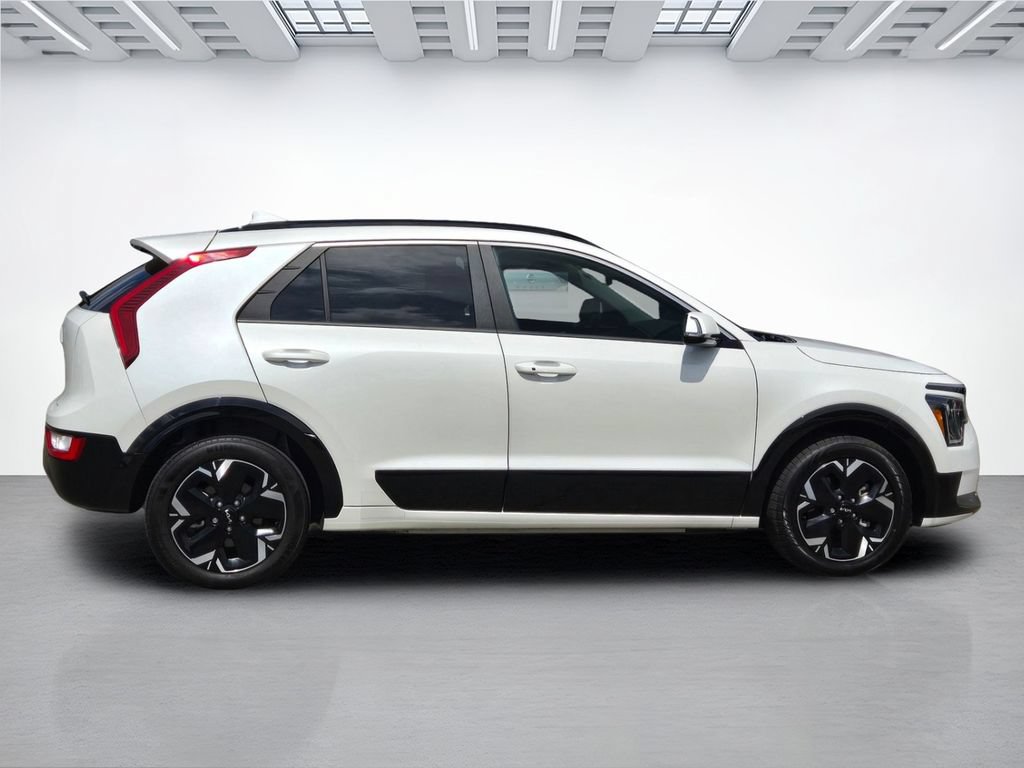 Used 2024 Kia Niro Wind FWD image 3