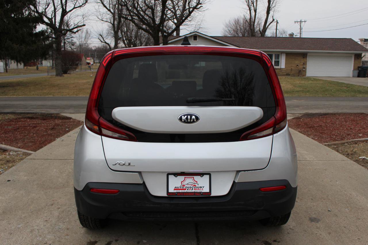 Used 2021 Kia Soul LX image 8