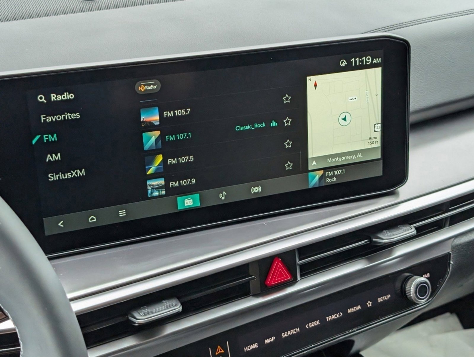 Used 2025 Kia Sorento S w/ Panoramic Sunroof Package image 22