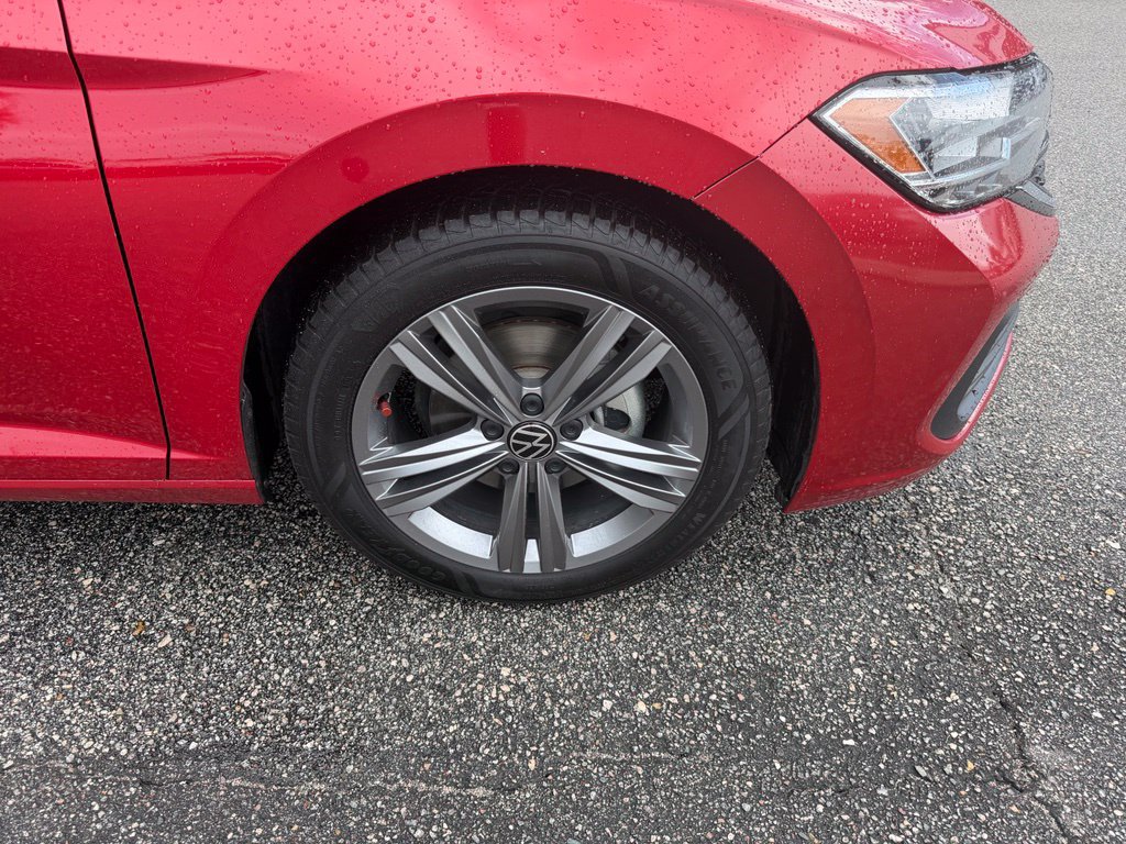 Used 2023 Volkswagen Jetta SE FWD image 4