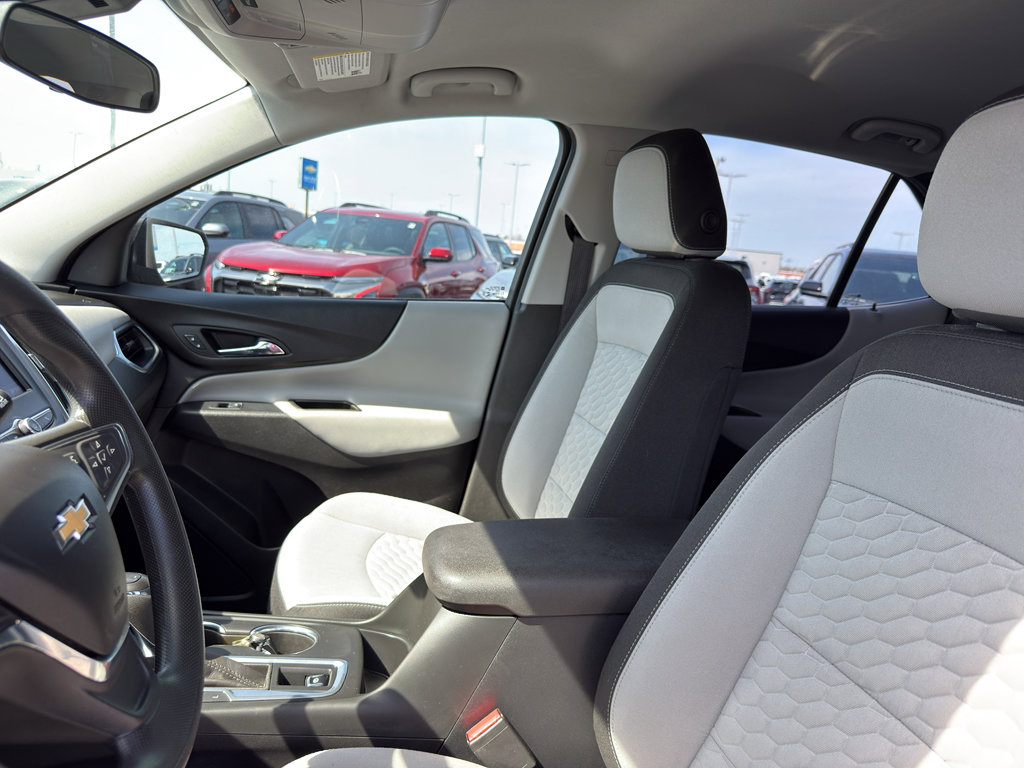 Used 2020 Chevrolet Equinox LS FWD image 25