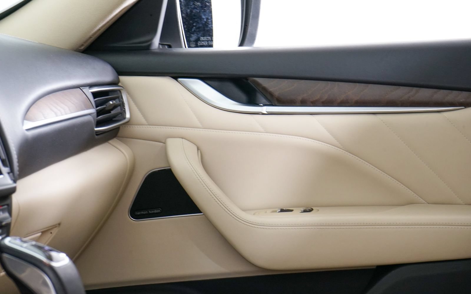 Used 2022 Maserati Levante Modena AWD/4WD image 22