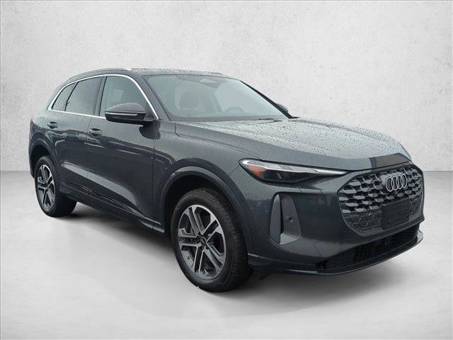 Used 2025 Audi Q5 Premium w/ Convenience Package image 3