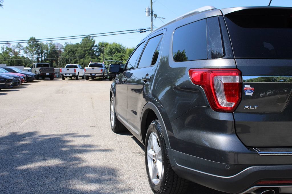 Used 2018 Ford Explorer XLT w/ Equipment Group 202A FWD image 14