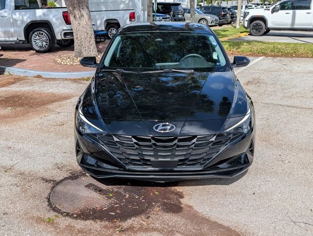 Used 2023 Hyundai Elantra SEL w/ Convenience Package image 2