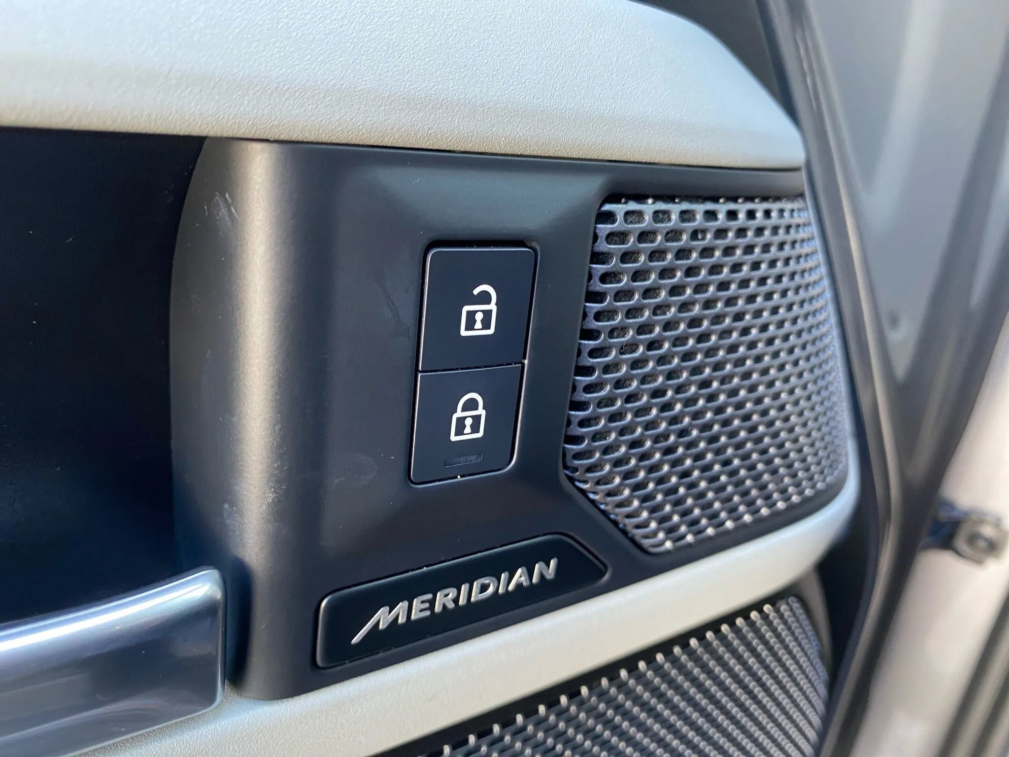 Used 2023 Land Rover Defender 110 S image 18