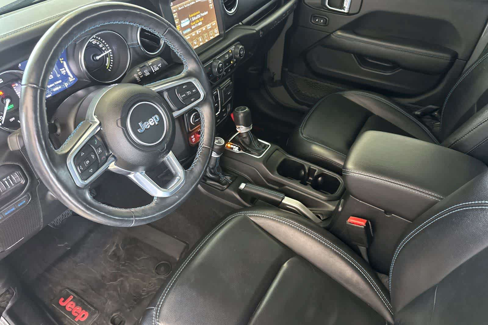 Used 2021 Jeep Wrangler Unlimited Rubicon 4xe w/ Cold Weather Group AWD/4WD image 11