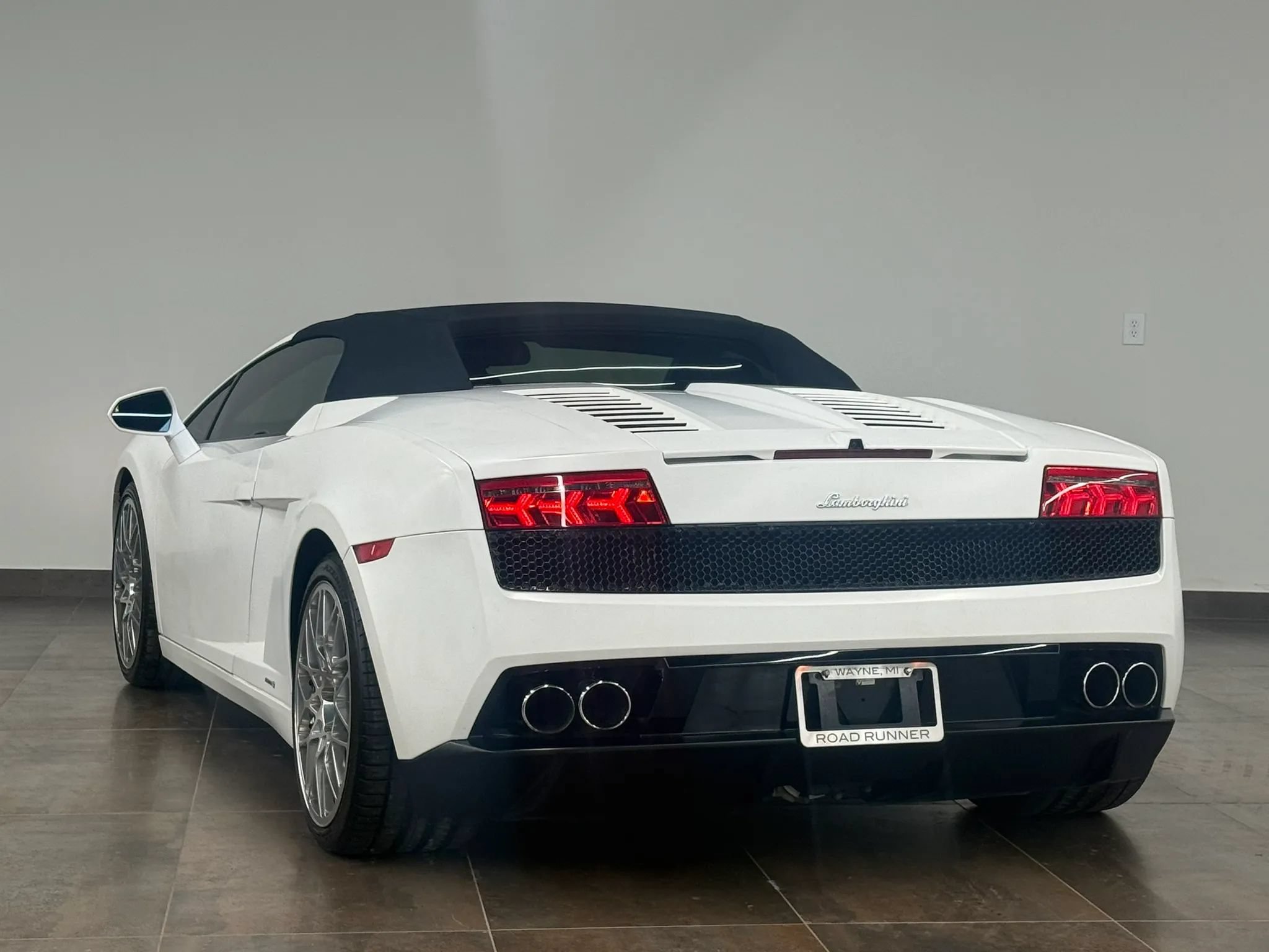 Used 2010 Lamborghini Gallardo LP 560-4 AWD/4WD image 8