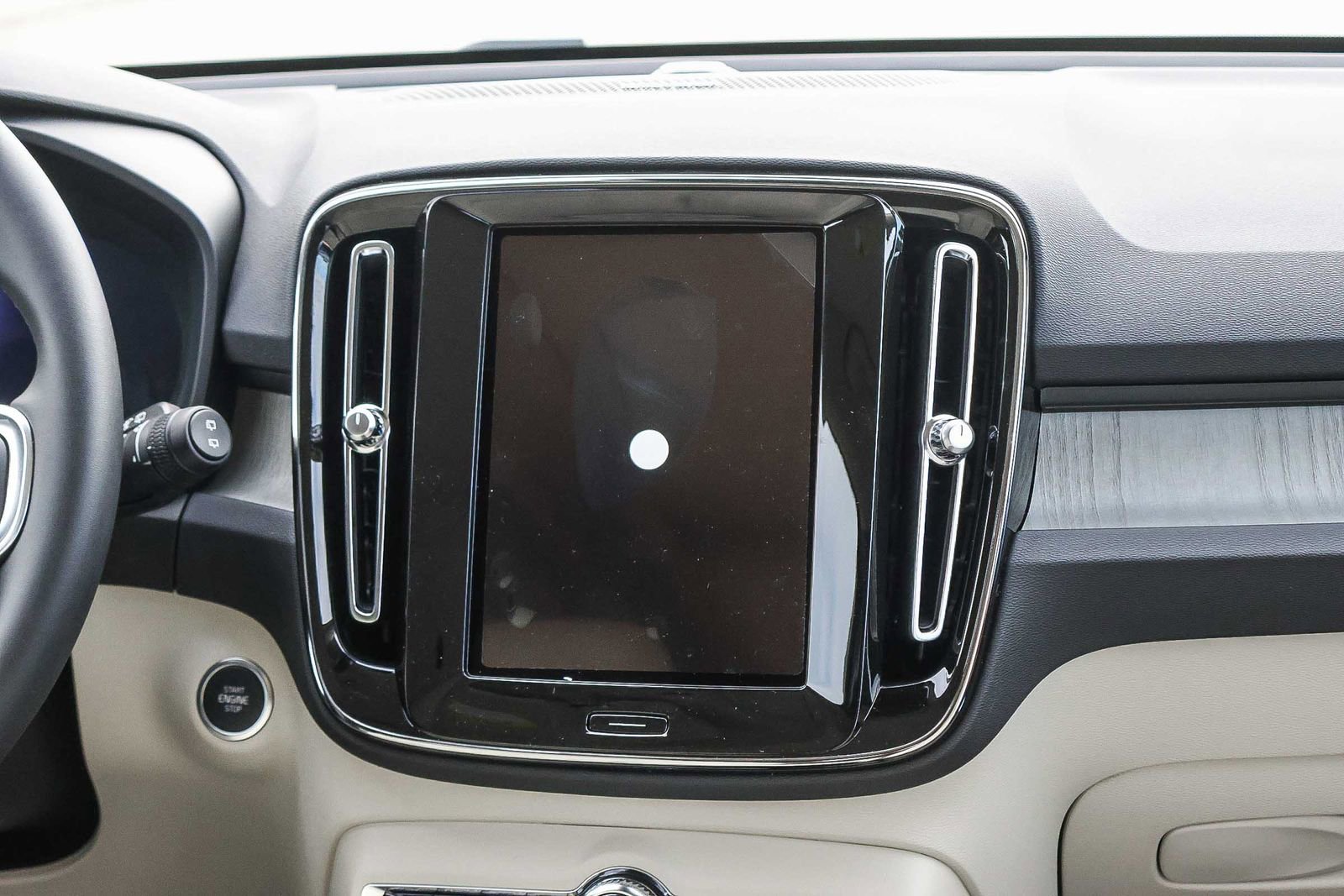 New 2026 Volvo XC40 B5 Ultra w/ Climate Package image 22