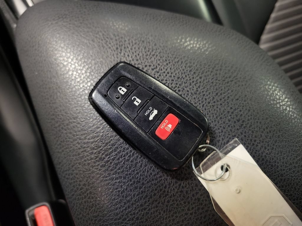 Used 2019 Toyota Camry SE FWD image 15