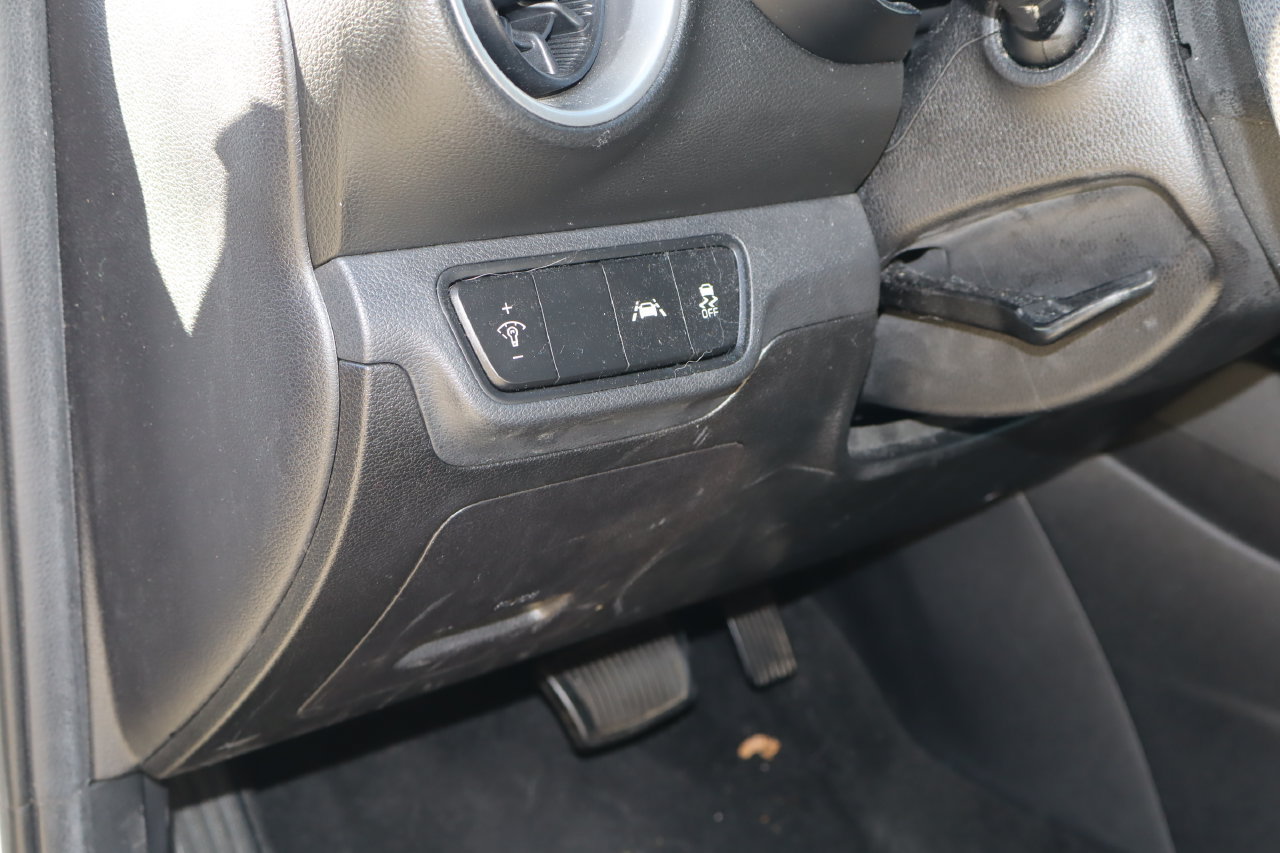 Used 2019 Kia Forte LXS FWD image 20