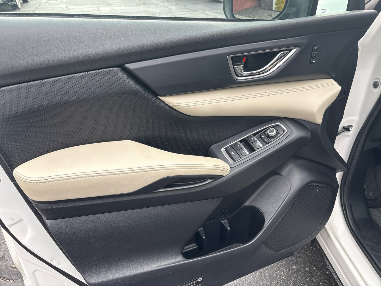 Used 2023 Subaru Ascent Limited image 9