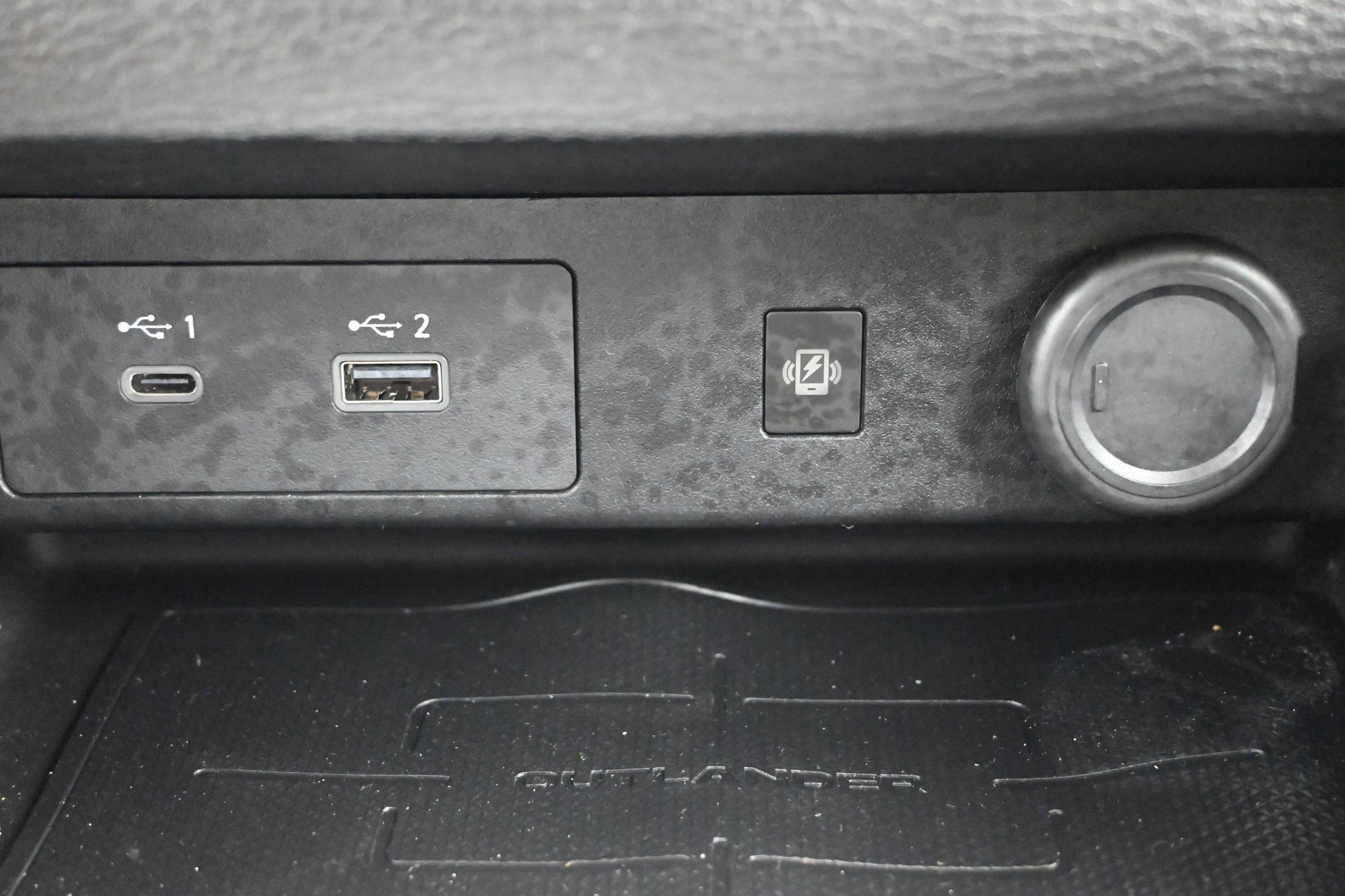 Used 2024 Mitsubishi Outlander SEL AWD/4WD image 18