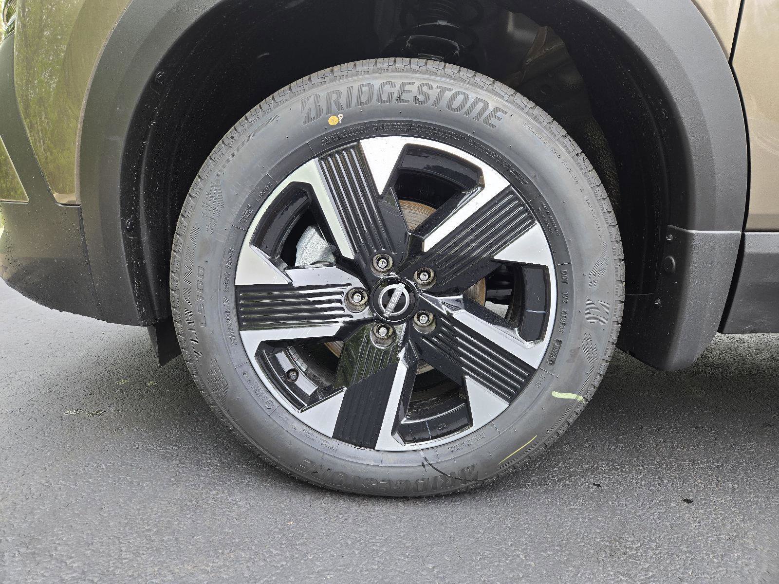 New 2026 Nissan Kicks SV w/ SV Premium Package AWD/4WD image 9