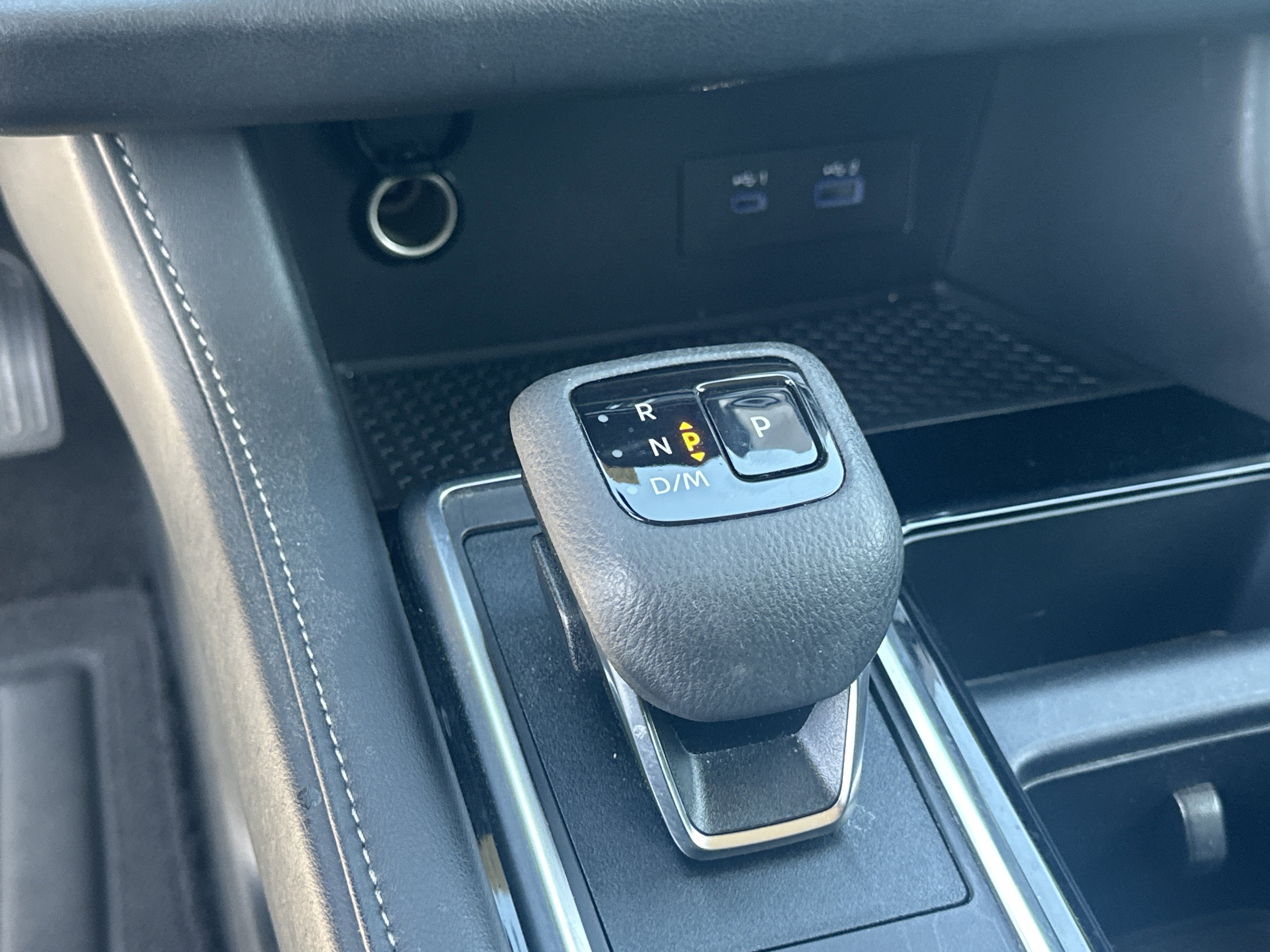 Used 2025 Nissan Pathfinder SV image 28