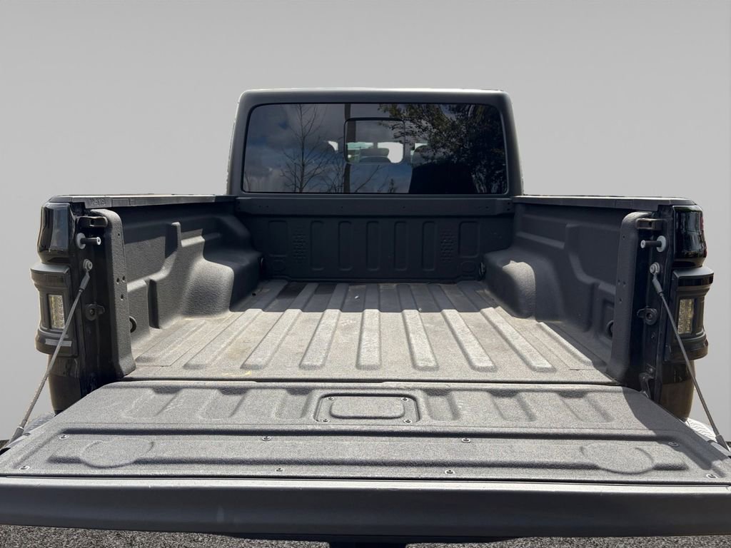 Used 2022 Jeep Gladiator Sport image 16