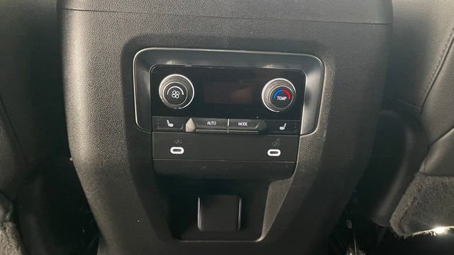 Used 2022 Chevrolet Suburban RST w/ Luxury Package image 46