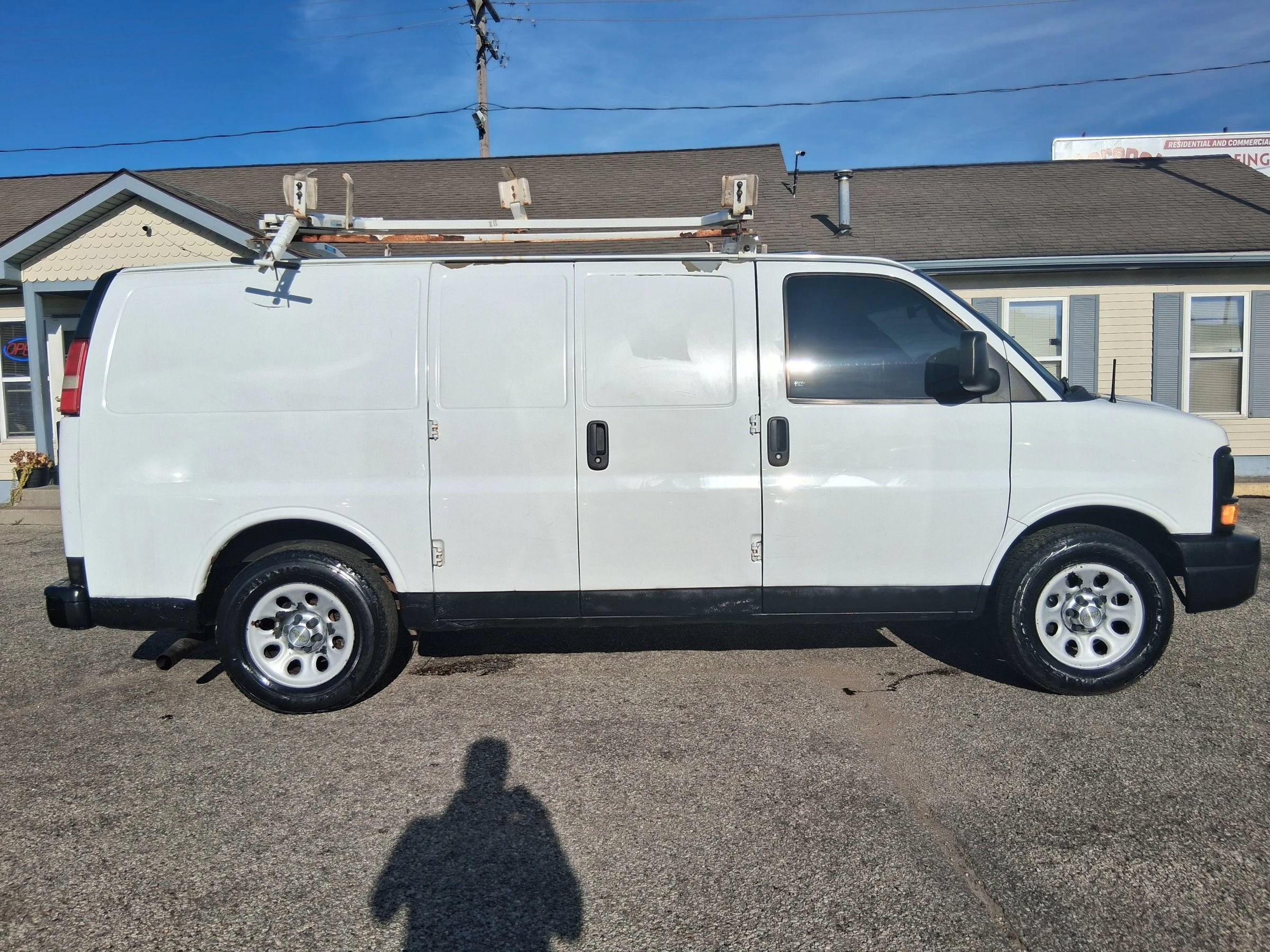 Used 2012 Chevrolet Express 1500 RWD image 7