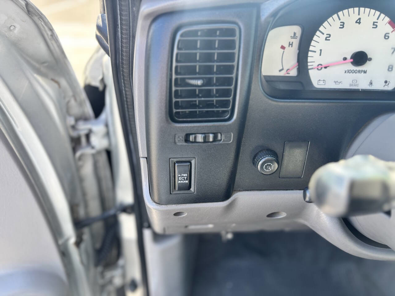 Used 2004 Toyota Tacoma PreRunner RWD image 15