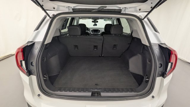 Used 2023 GMC Terrain SLE AWD/4WD image 30