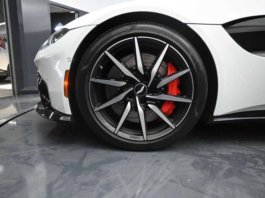 Used 2019 Aston Martin V8 Vantage Coupe image 31