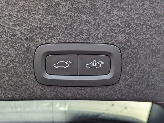 Used 2023 Volvo XC40 B5 Plus w/ Protection Package Premier image 13