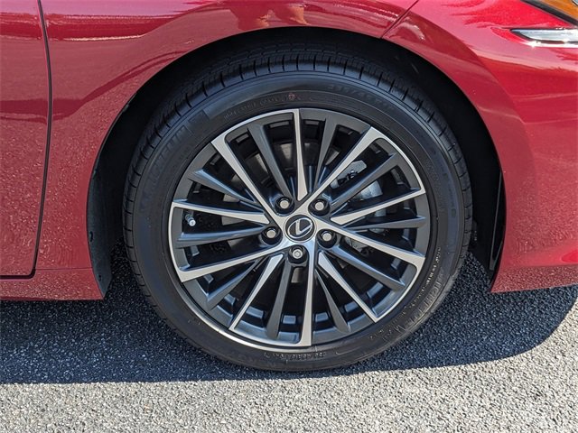 Certified 2025 Lexus ES 350 w/ Premium Package image 12