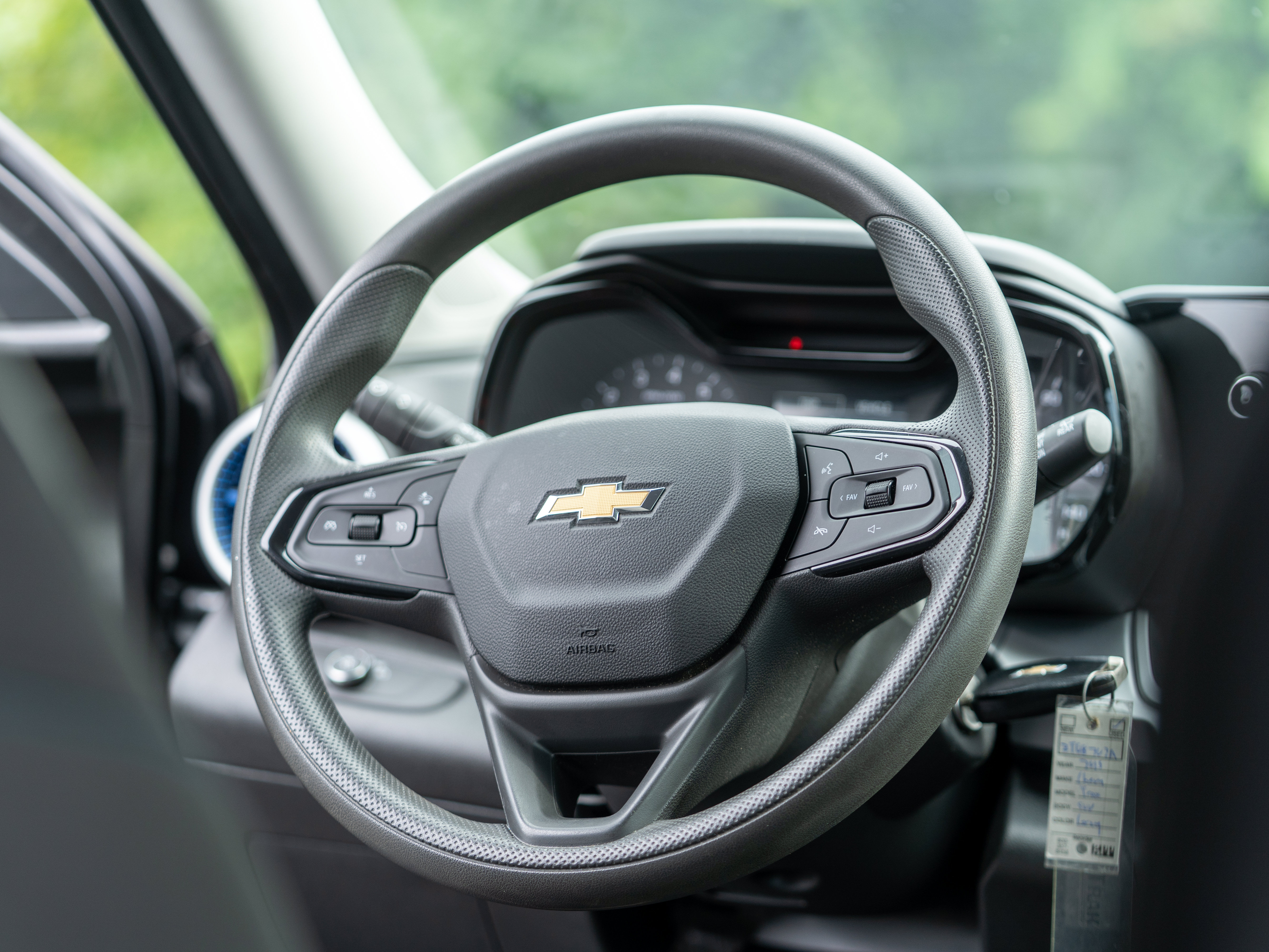 Used 2025 Chevrolet Trax LS w/ LS Convenience Package FWD image 16