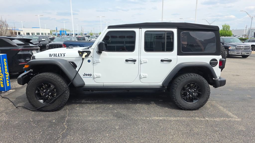 Used 2024 Jeep Wrangler Unlimited image 2
