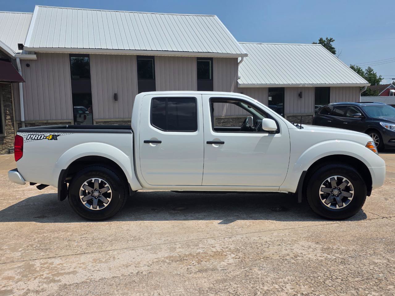 Used 2019 Nissan Frontier PRO-4X AWD/4WD image 21