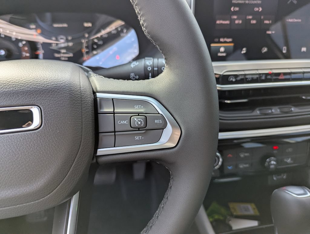 New 2026 Jeep Compass Latitude AWD/4WD image 23