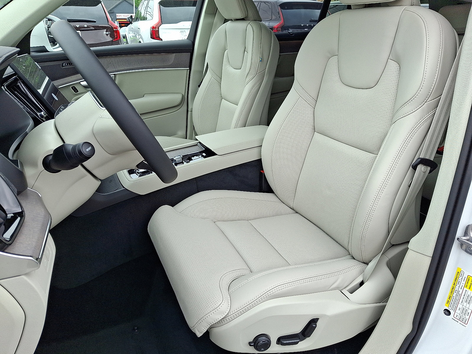 New 2026 Volvo XC90 T8 Ultra image 10