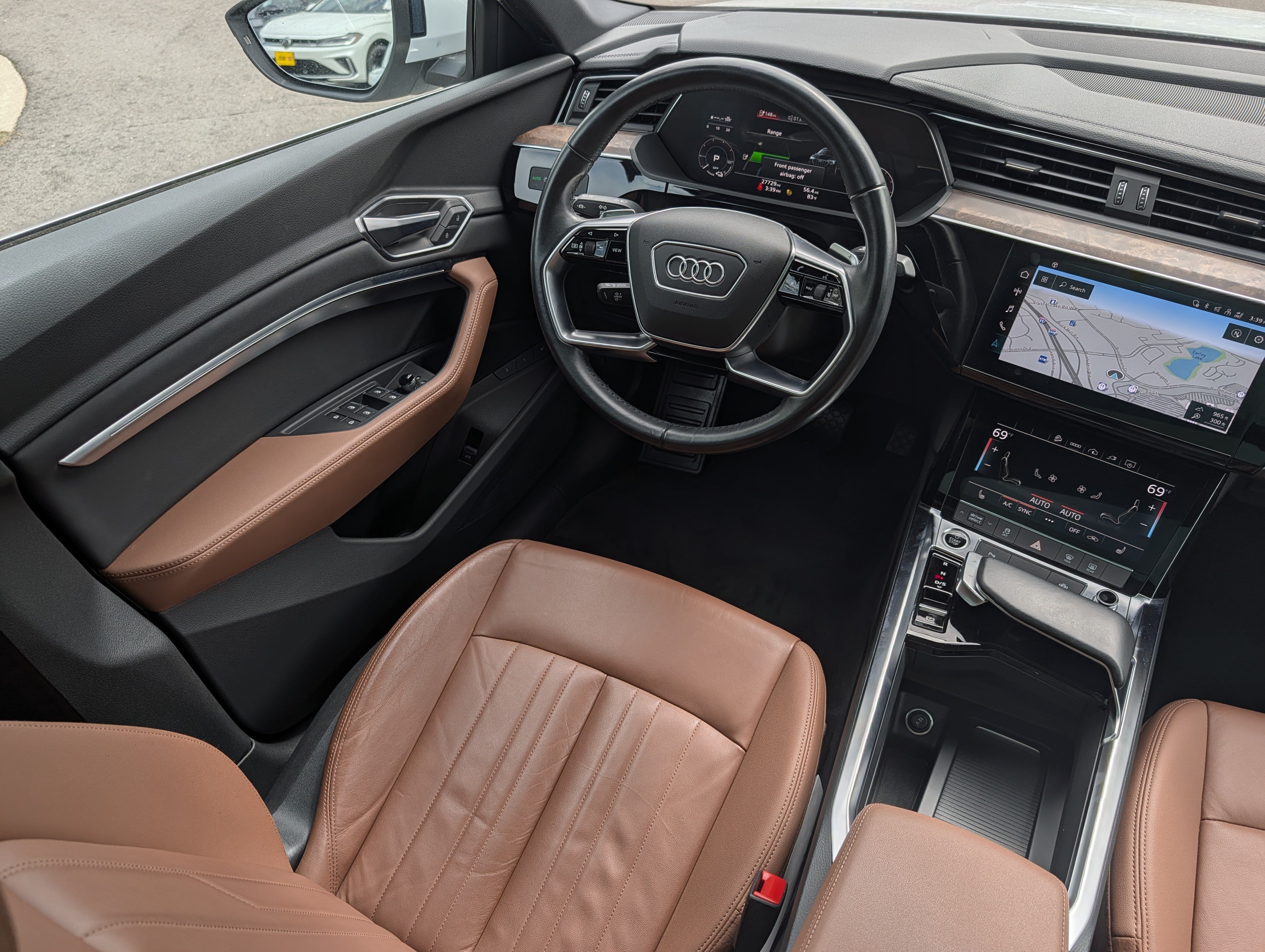 Used 2021 Audi e-tron Premium AWD/4WD image 9