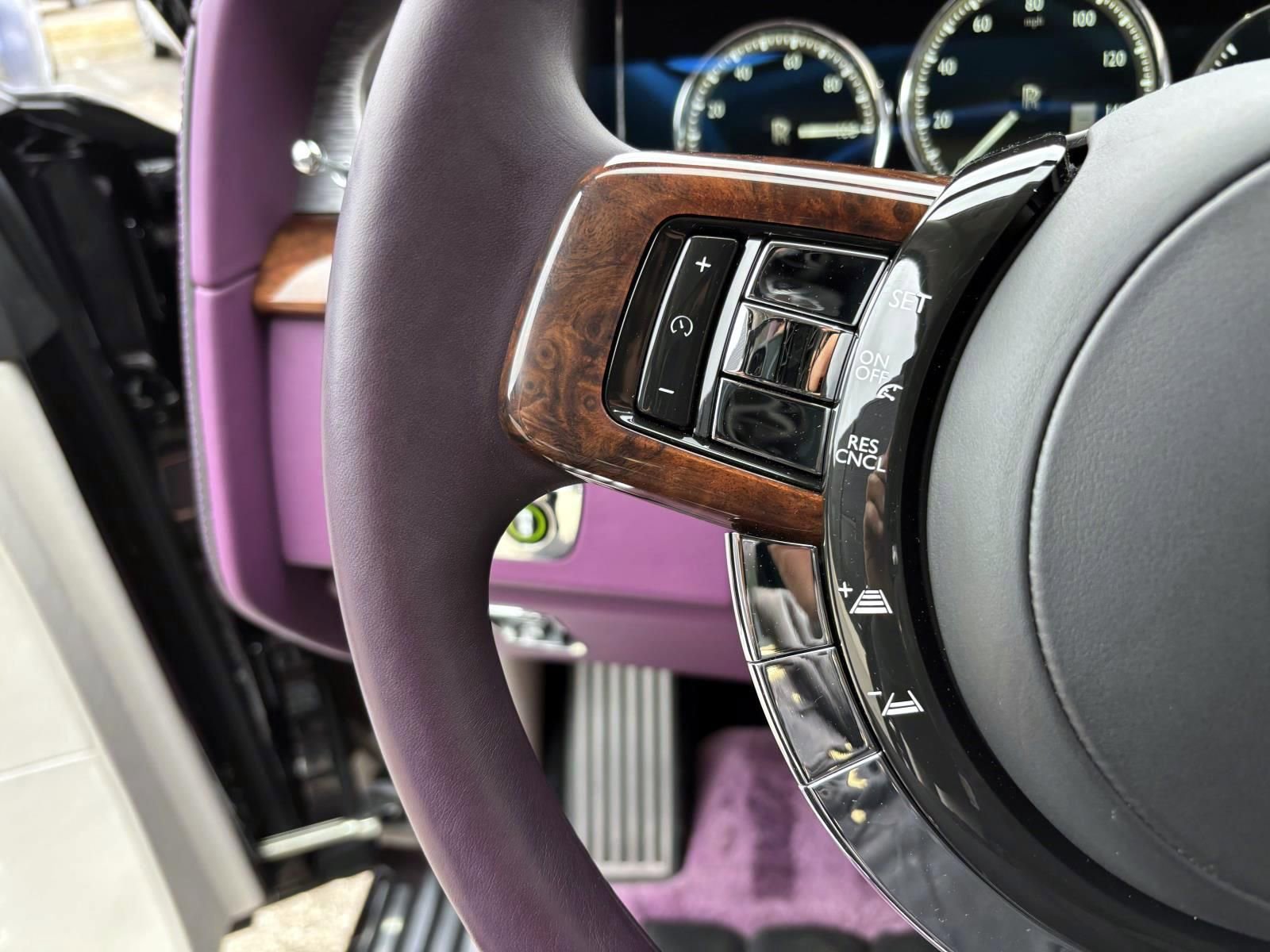 Used 2019 Rolls-Royce Phantom Sedan image 21