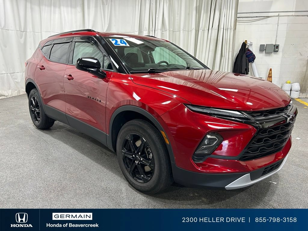 Used 2024 Chevrolet Blazer LT w/ Convenience Package AWD/4WD image 2