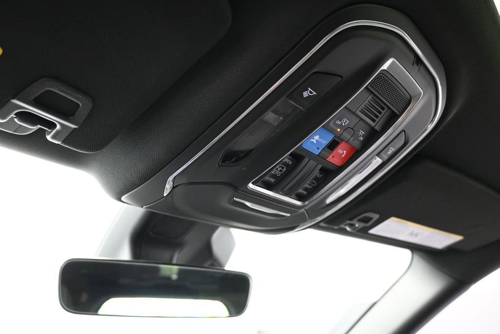 Used 2025 Jeep Grand Cherokee Laredo X RWD image 22