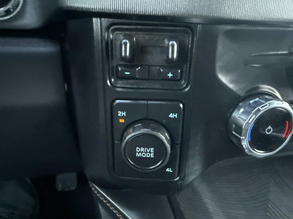 Used 2024 Ford F350 Platinum w/ FX4 Off-Road Package image 26
