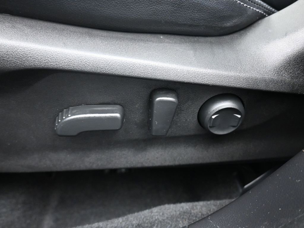 Used 2020 Subaru Forester Limited image 13