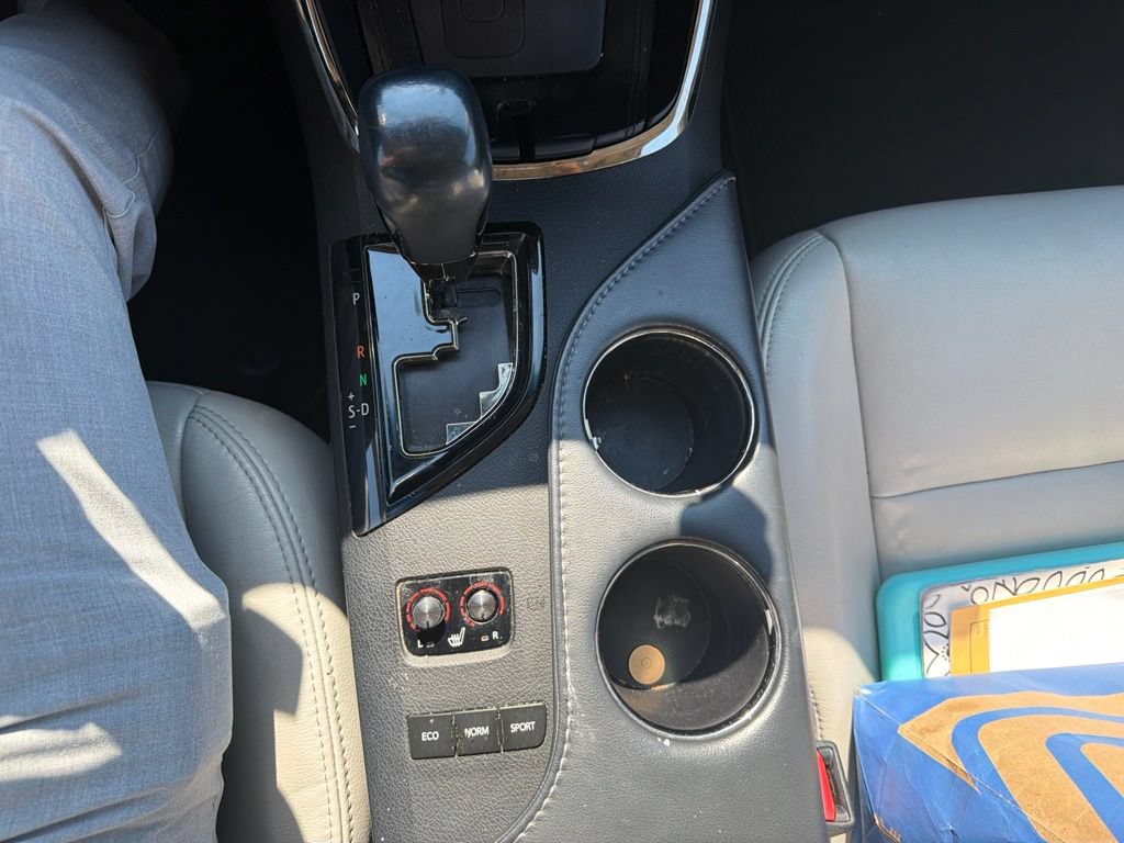 Used 2016 Toyota Avalon Touring FWD image 12