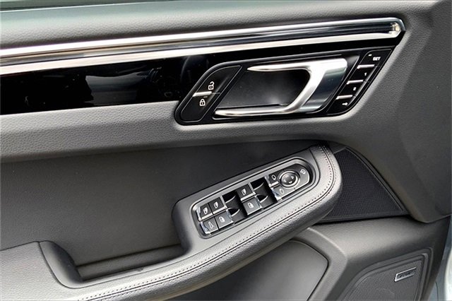 New 2025 Porsche Macan image 28