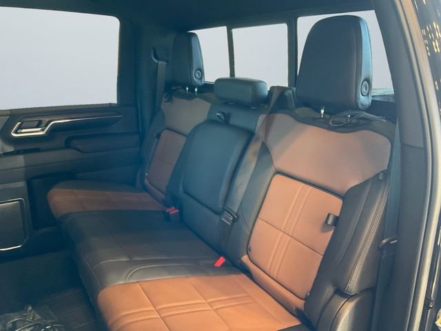 Used 2024 Chevrolet Silverado 3500 High Country w/ Technology Package image 13