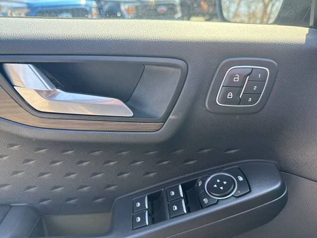 Certified 2020 Ford Escape Titanium image 15