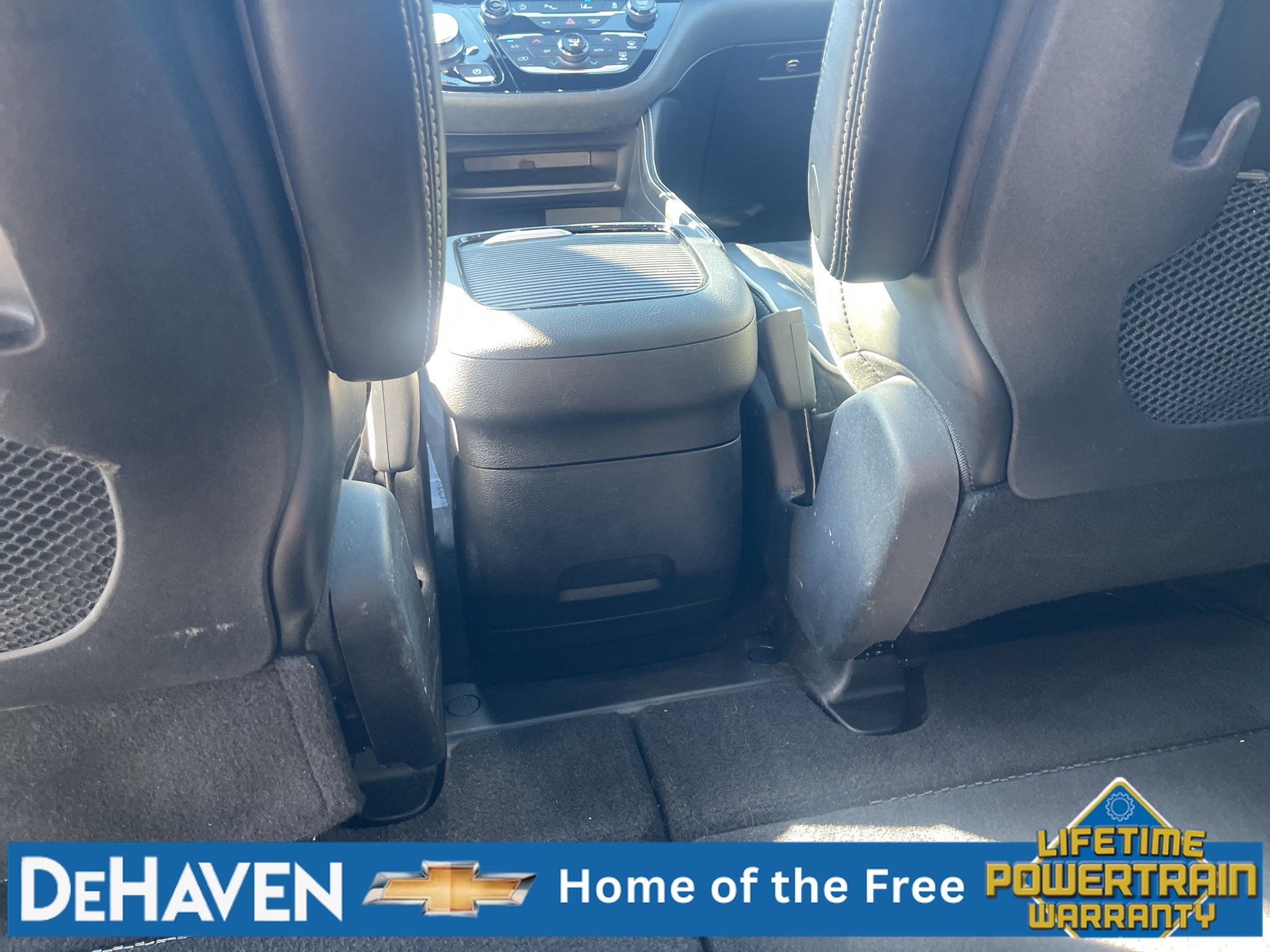 Used 2025 Chrysler Pacifica Limited FWD image 22